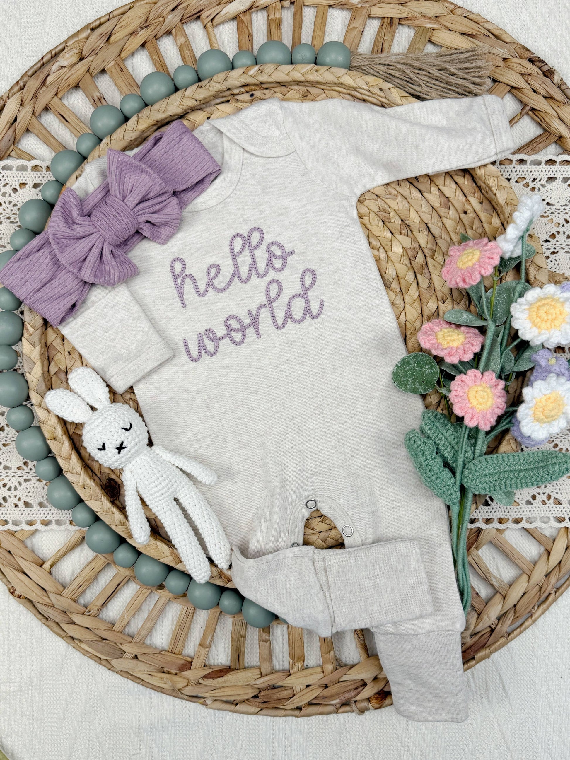 Newborn girl announcement outfit - Hello World