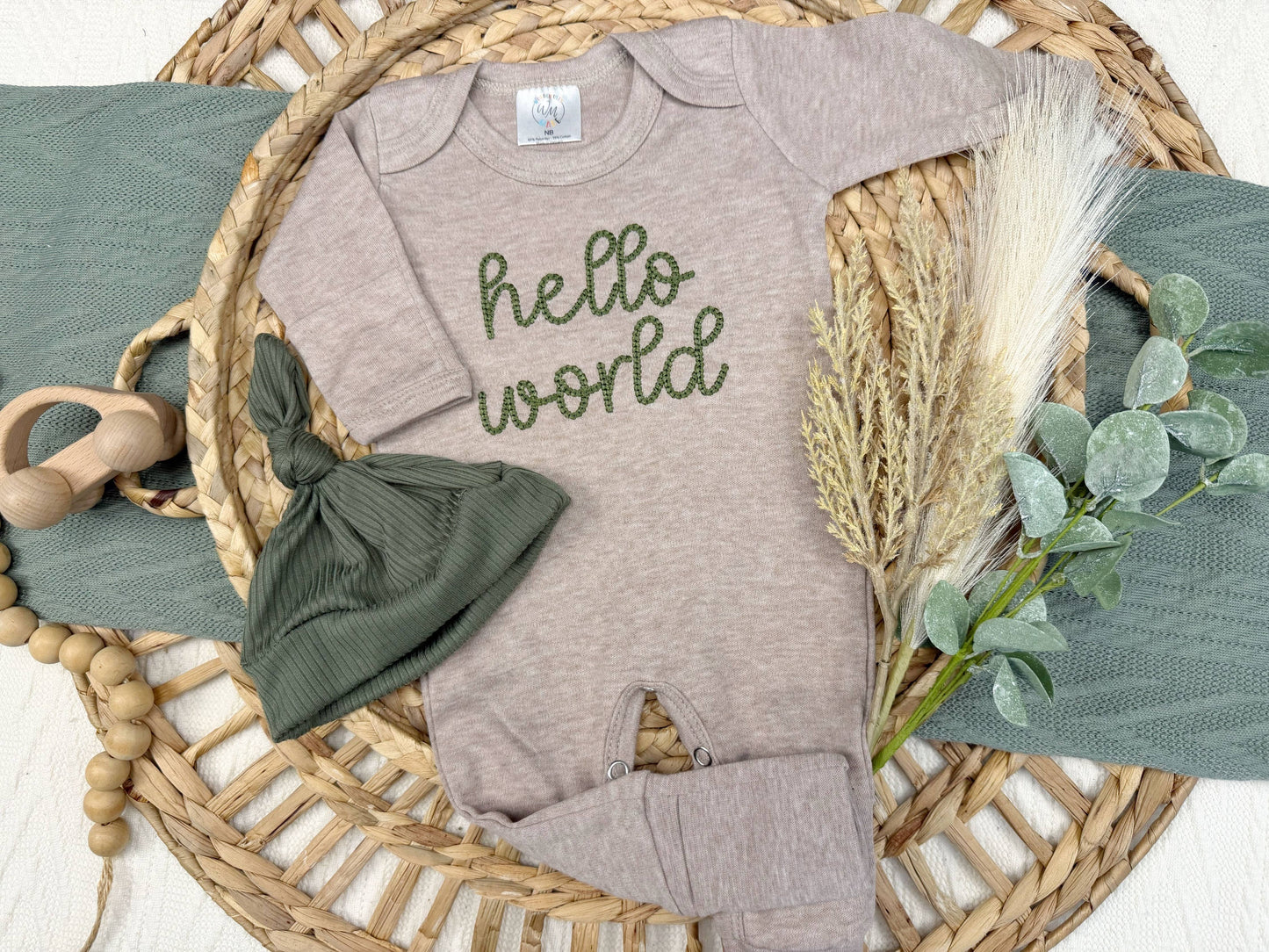 Gender Neutral Newborn Announcement Outfit