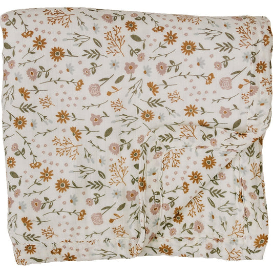 Southern Style Meadow Floral Quilt for baby and toddler girl nursery. Toddler Bedding. 